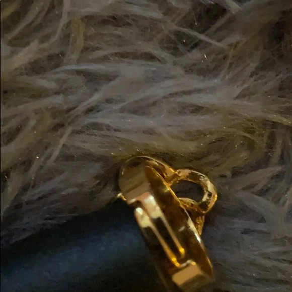 Gold tone  floral statement ring - Picture 5 of 6